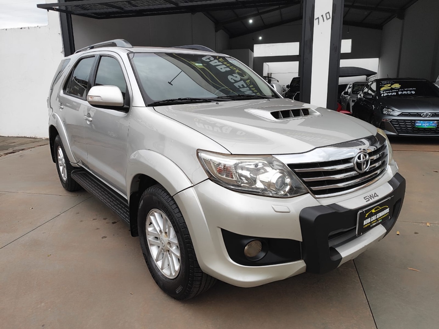 TOYOTA HILUX SW4
