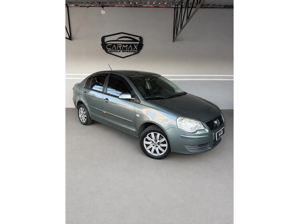 VOLKSWAGEN POLO SEDAN