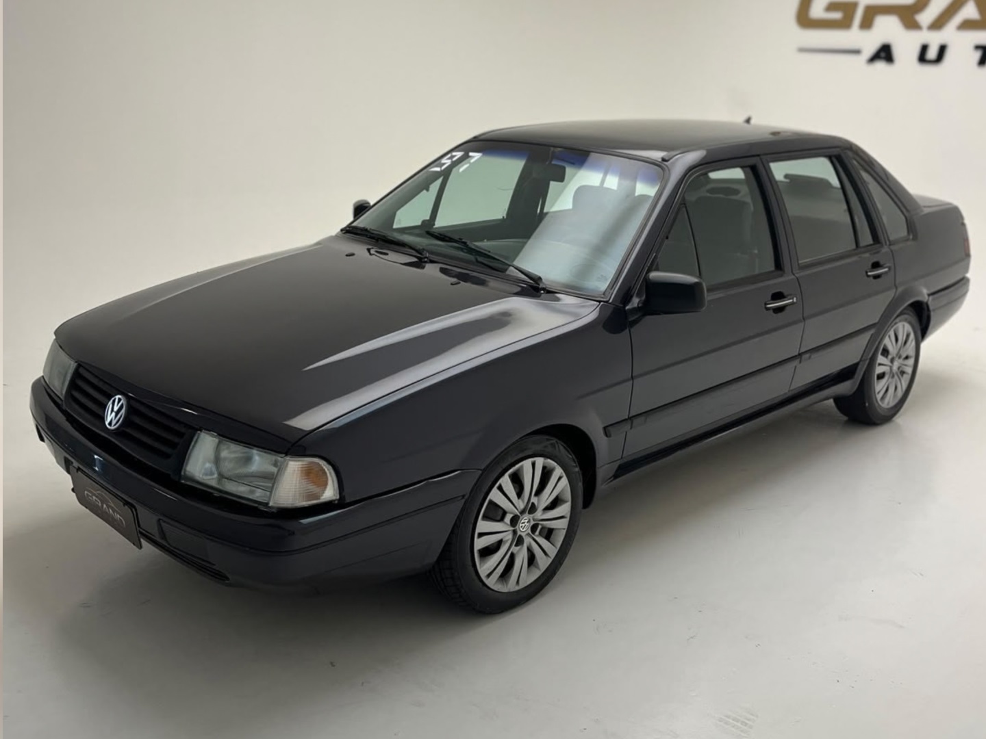 VOLKSWAGEN SANTANA