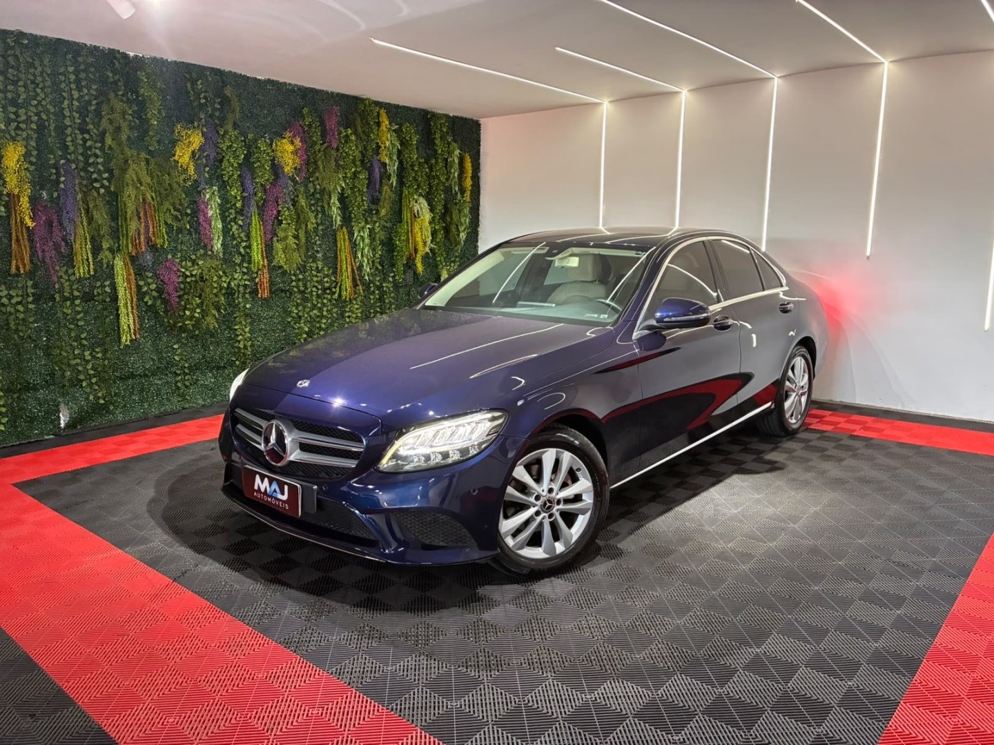 MERCEDES-BENZ C 180
