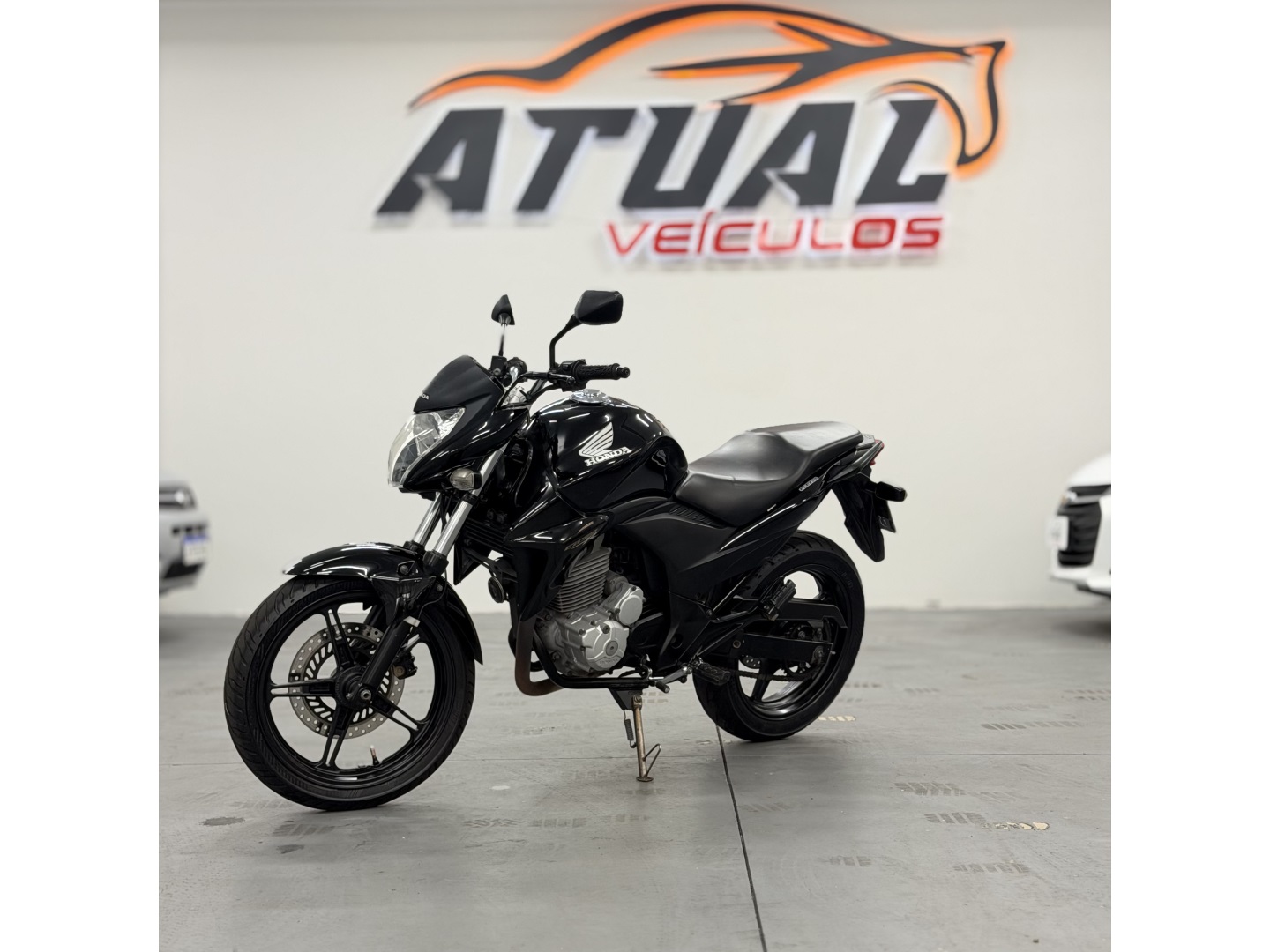 HONDA CB 300R