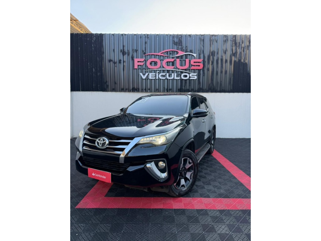 TOYOTA HILUX SW4