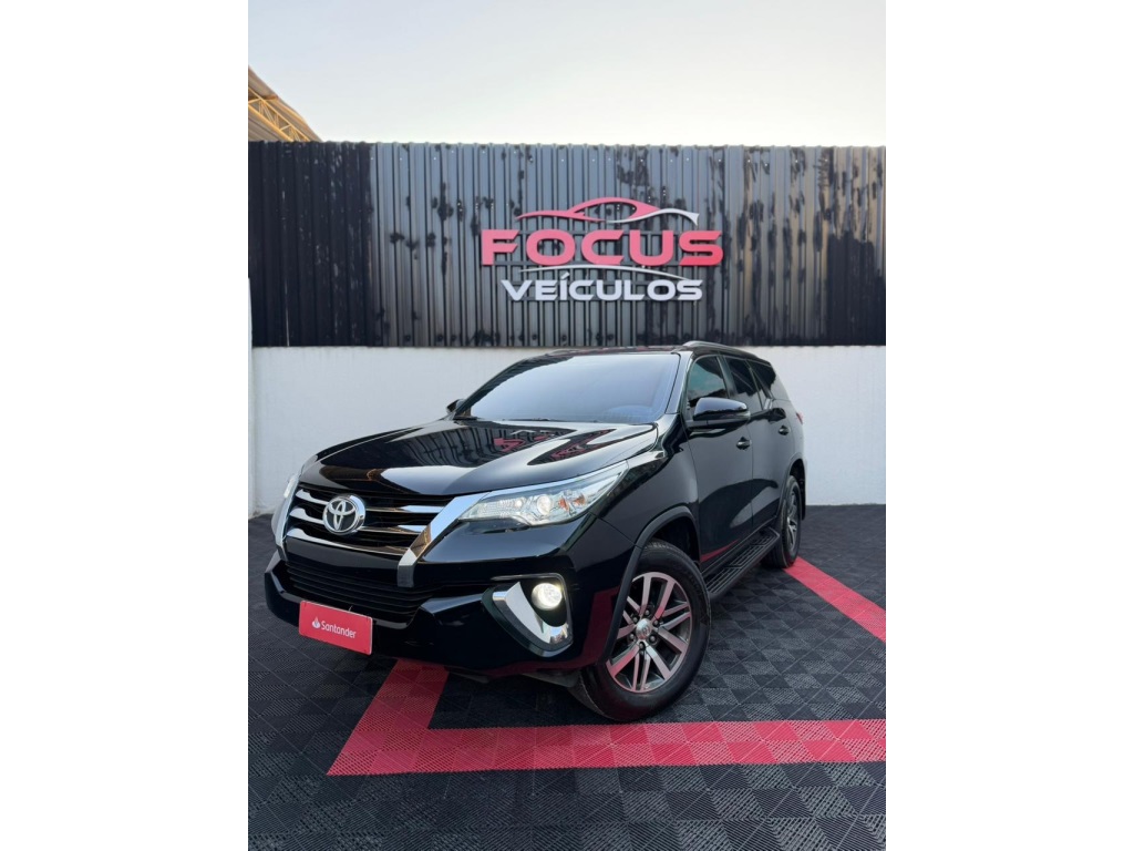 TOYOTA HILUX SW4