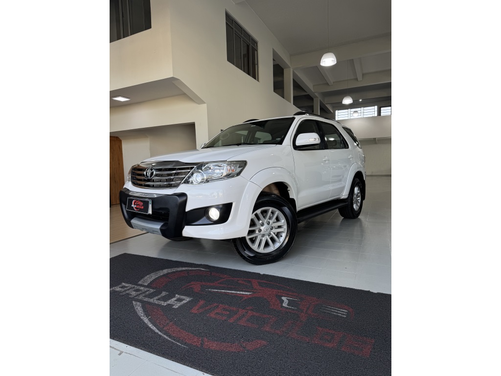 TOYOTA HILUX SW4