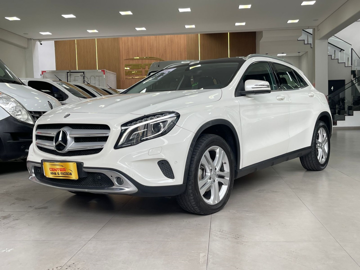 MERCEDES-BENZ GLA 200