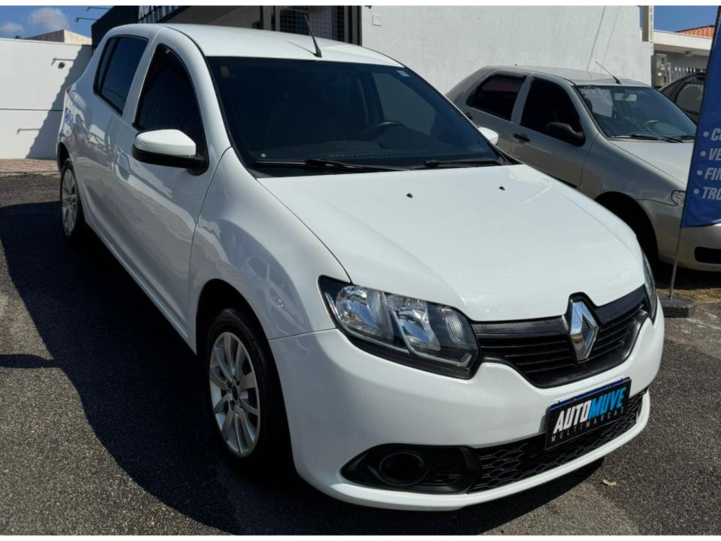 RENAULT SANDERO