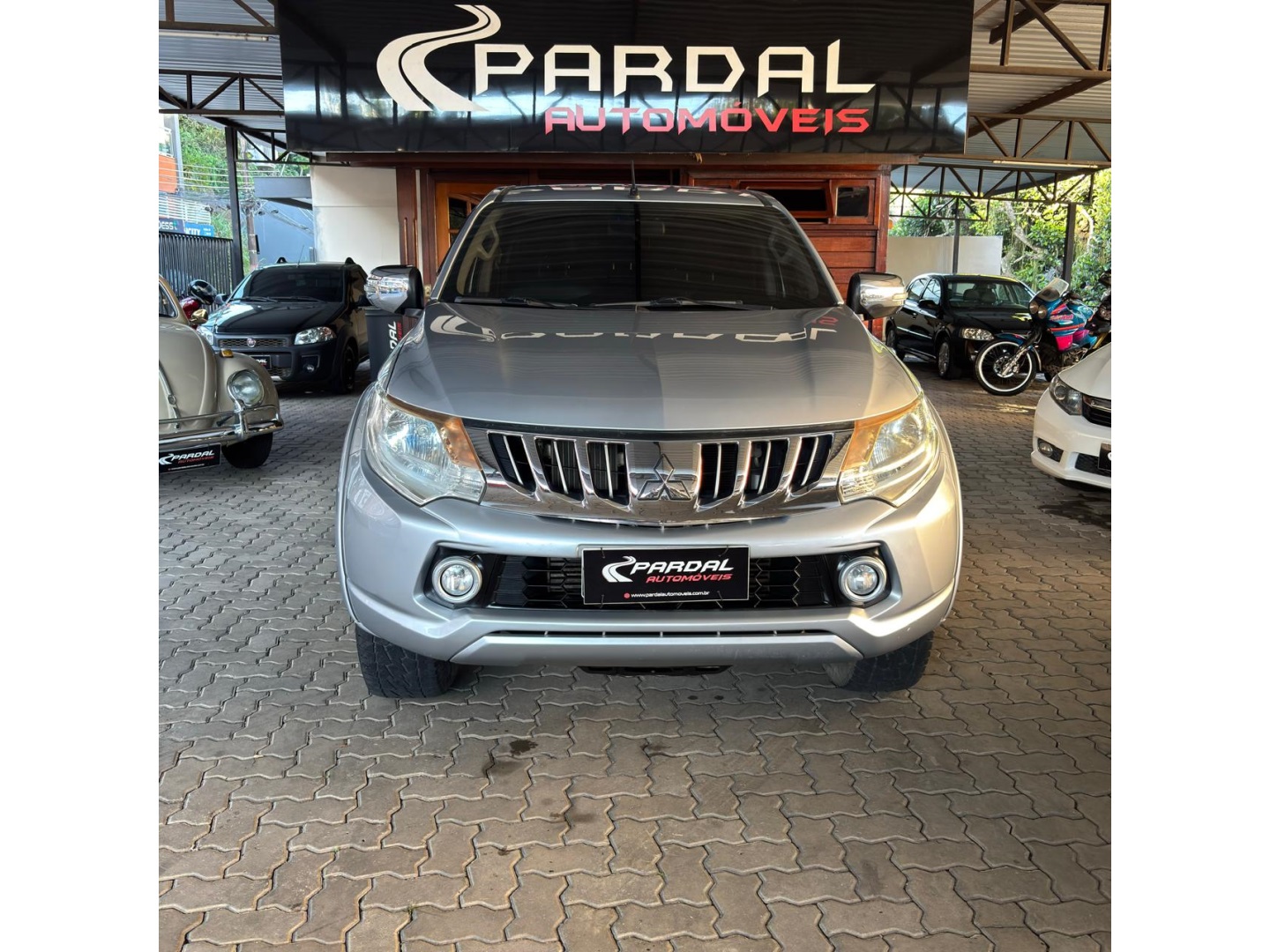 MITSUBISHI L200 TRITON