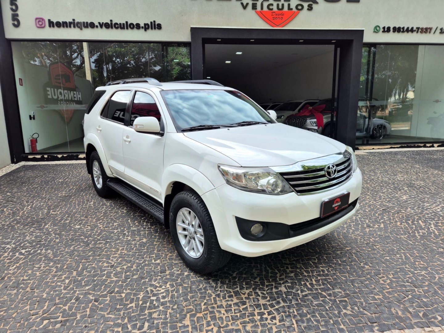 TOYOTA HILUX SW4