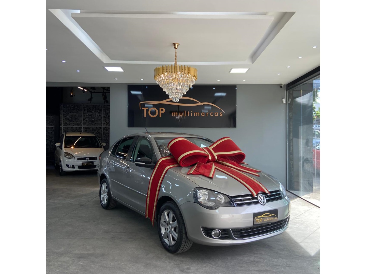 VOLKSWAGEN POLO SEDAN