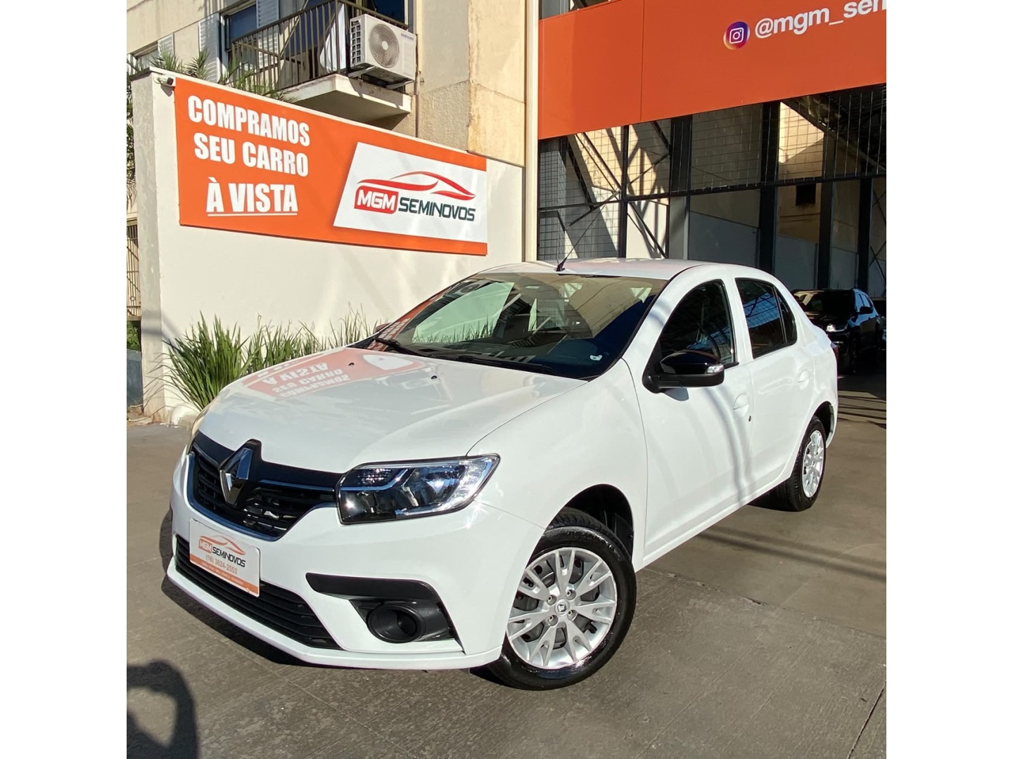 RENAULT LOGAN
