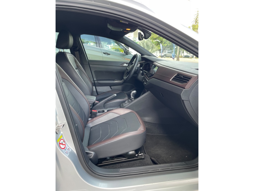 VOLKSWAGEN VIRTUS 1.0 200 TSI HIGHLINE AUTOMÁTICO