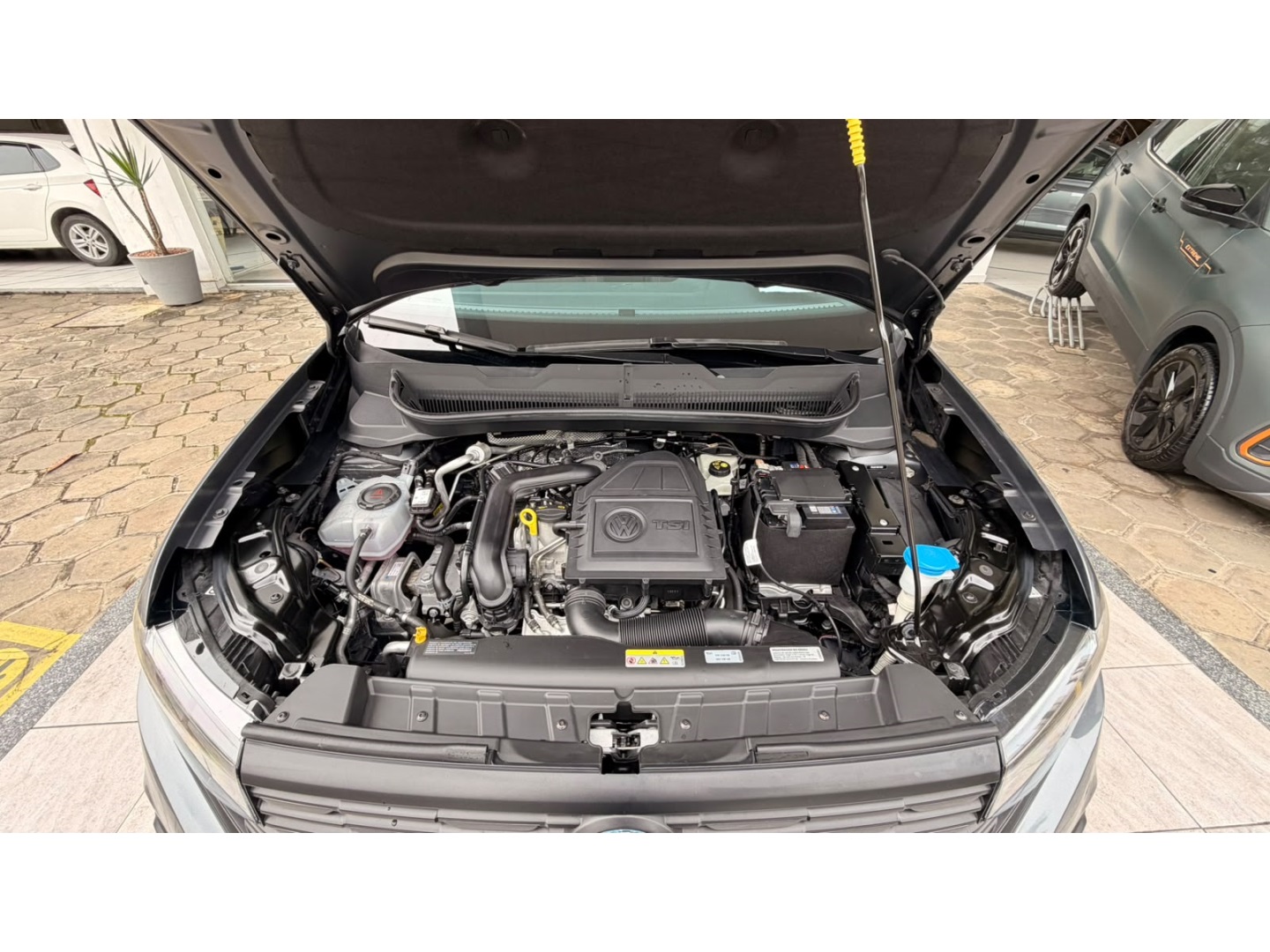 VOLKSWAGEN T-CROSS 1.0 200 TSI TOTAL FLEX AUTOMÁTICO