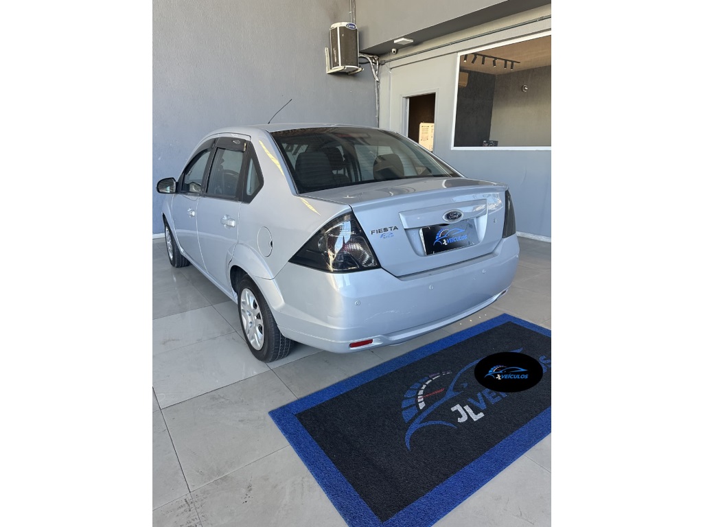 Ford Fiesta 1.6 Rocam Se Plus Sedan 8V Flex 4P Manual - foto 3