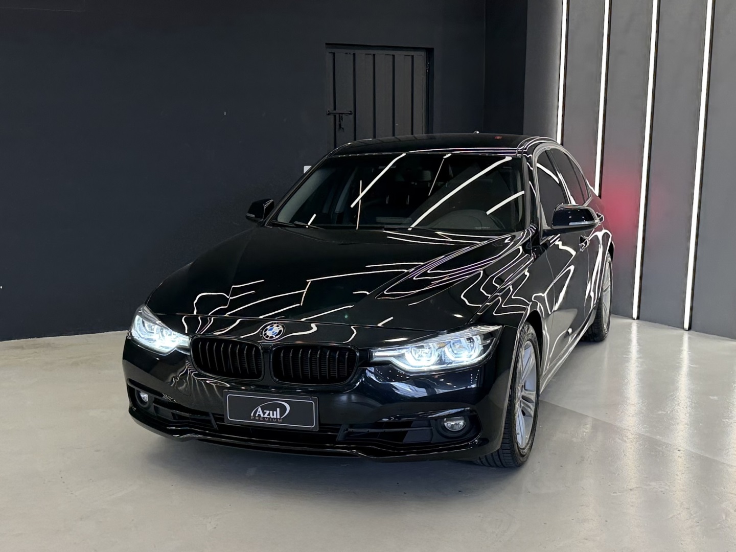 BMW 320i