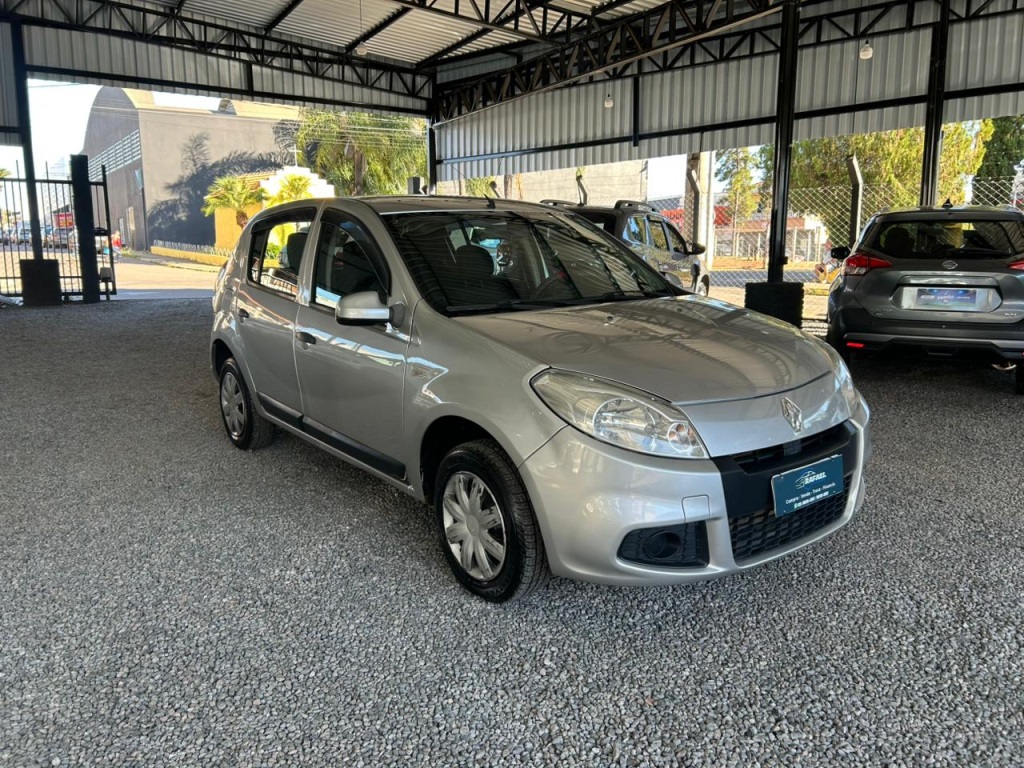 RENAULT SANDERO
