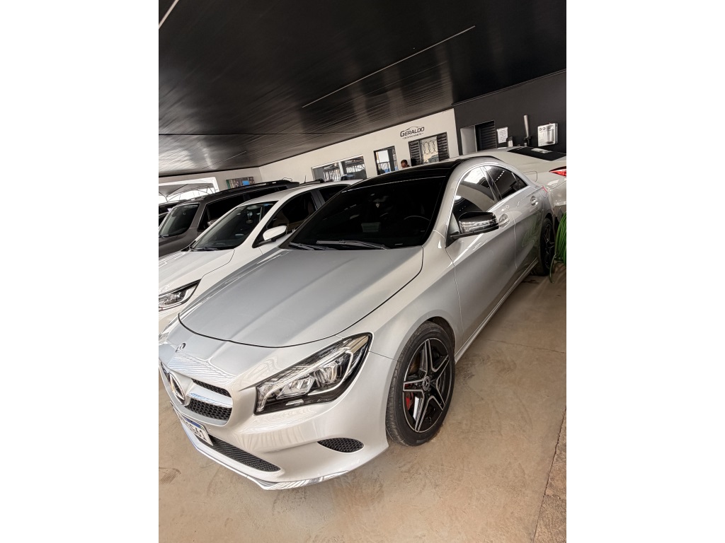 MERCEDES-BENZ CLA 200