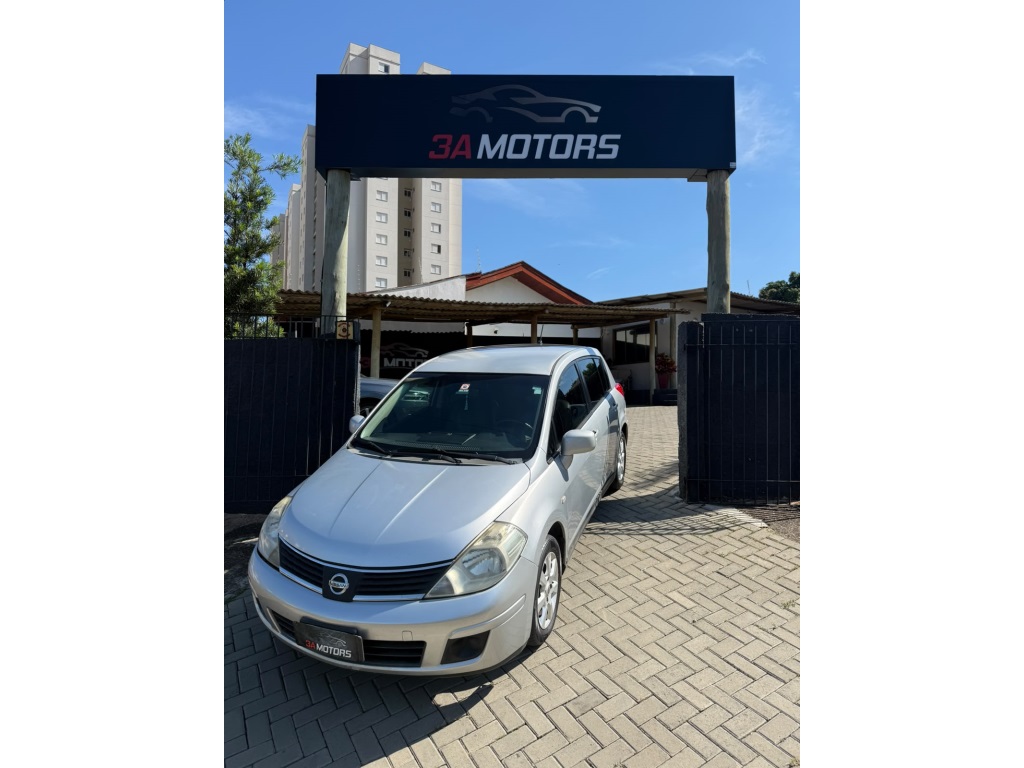 NISSAN TIIDA