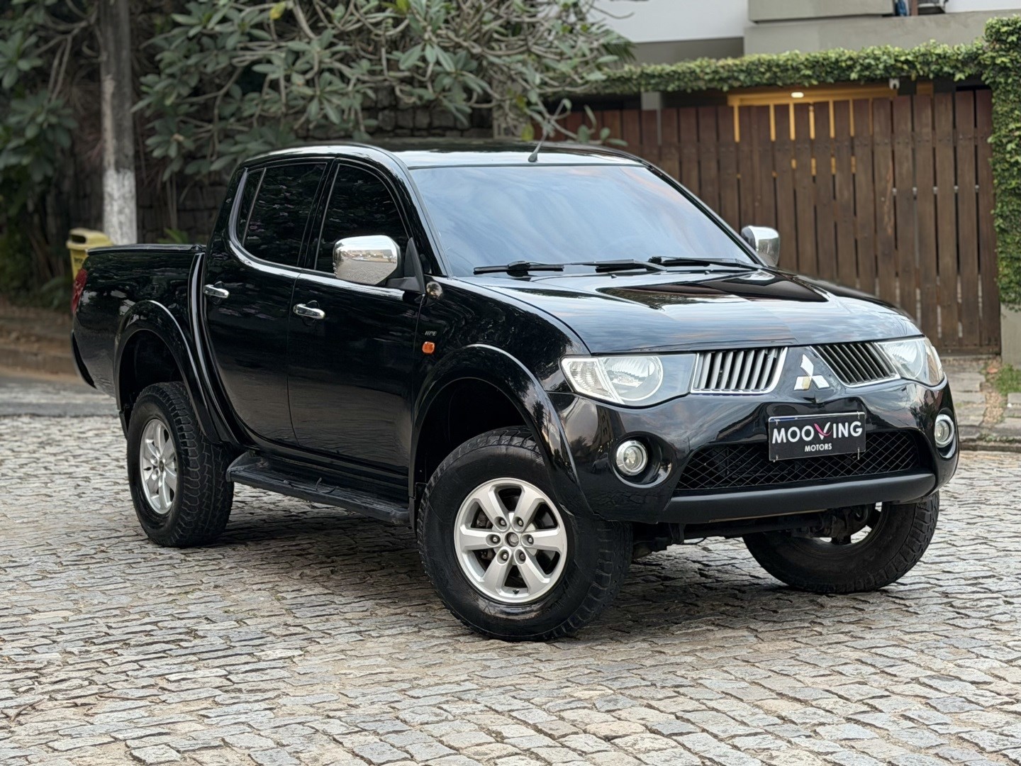 MITSUBISHI L200 TRITON