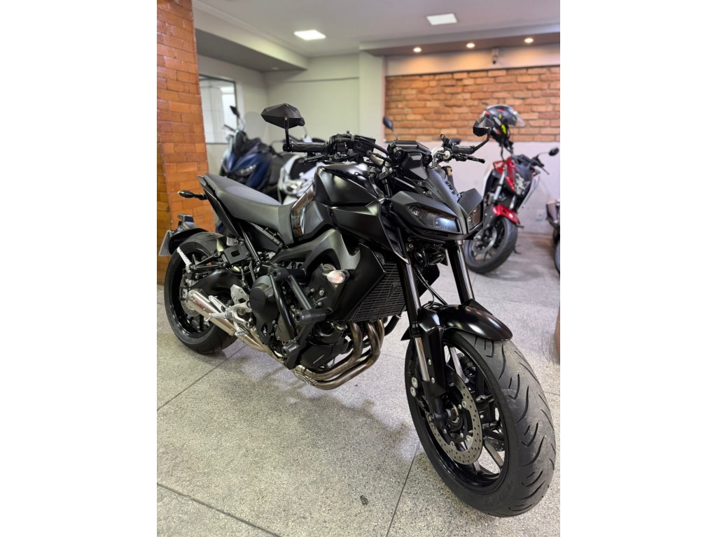 YAMAHA MT-09