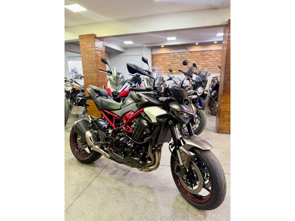 KAWASAKI Z900
