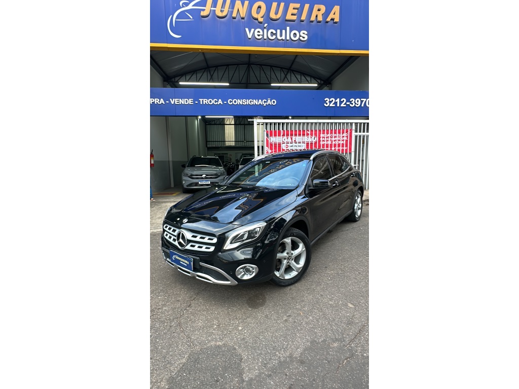 MERCEDES-BENZ GLA 200