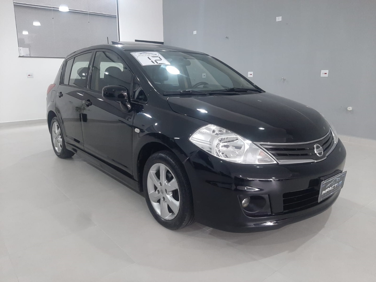 NISSAN TIIDA