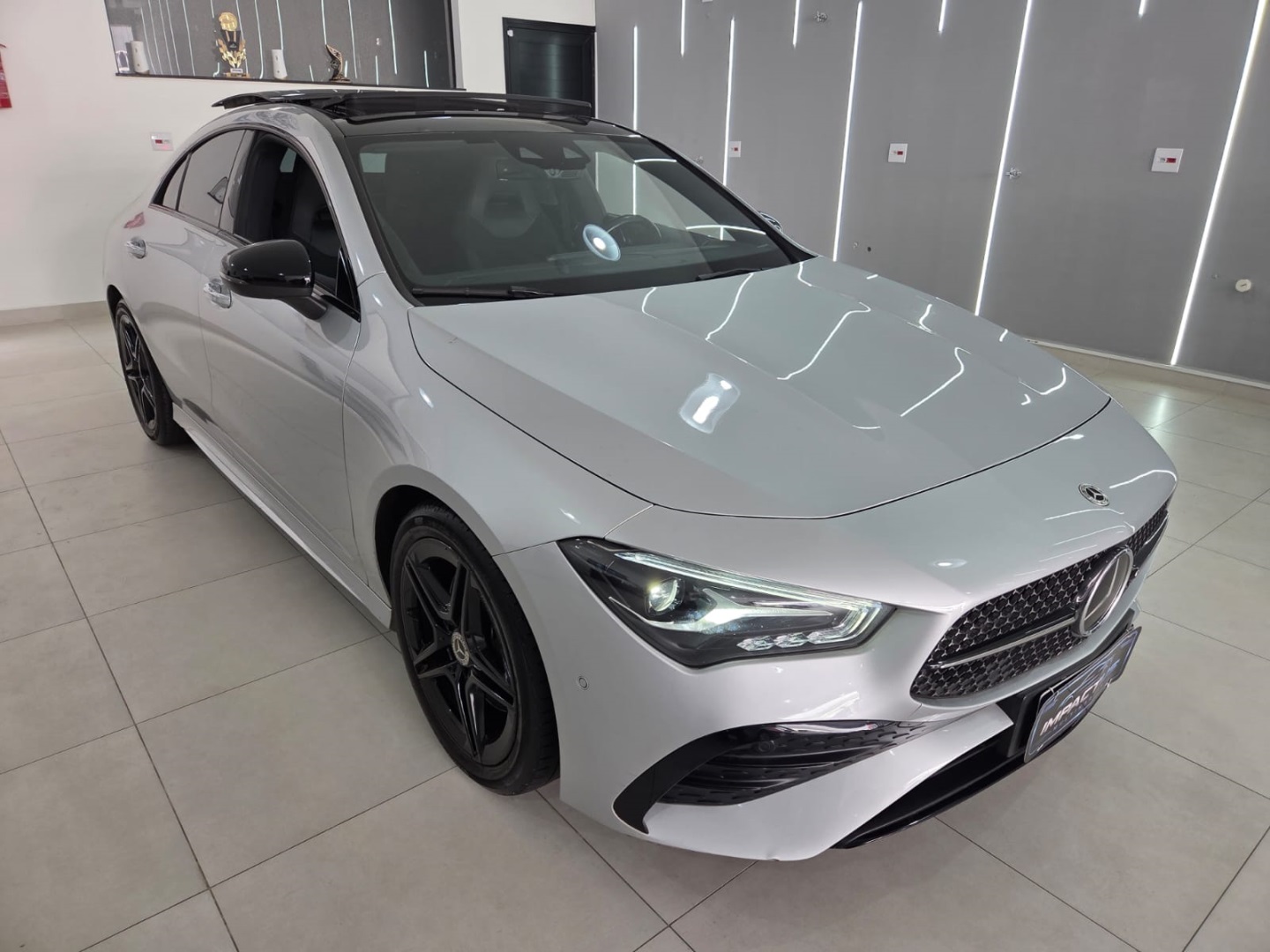 MERCEDES-BENZ CLA 200