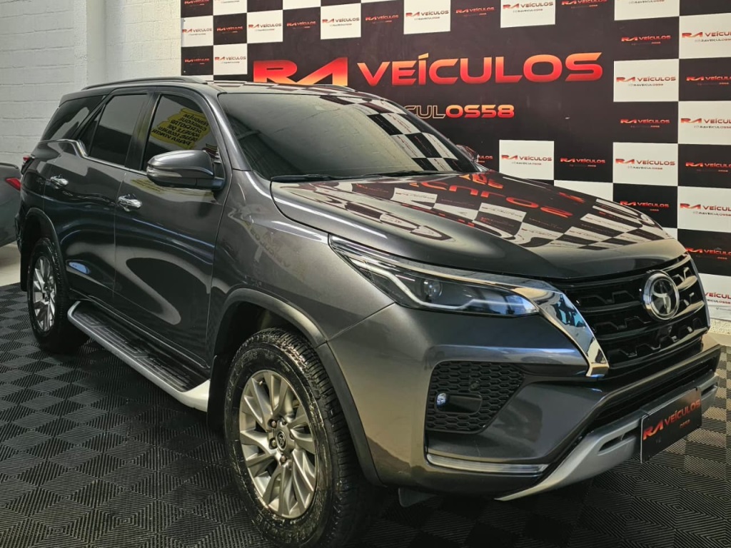 TOYOTA HILUX SW4