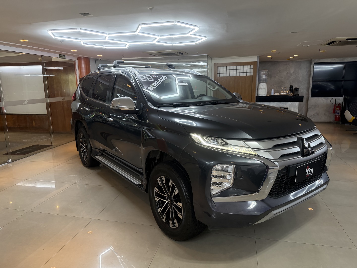 MITSUBISHI PAJERO SPORT