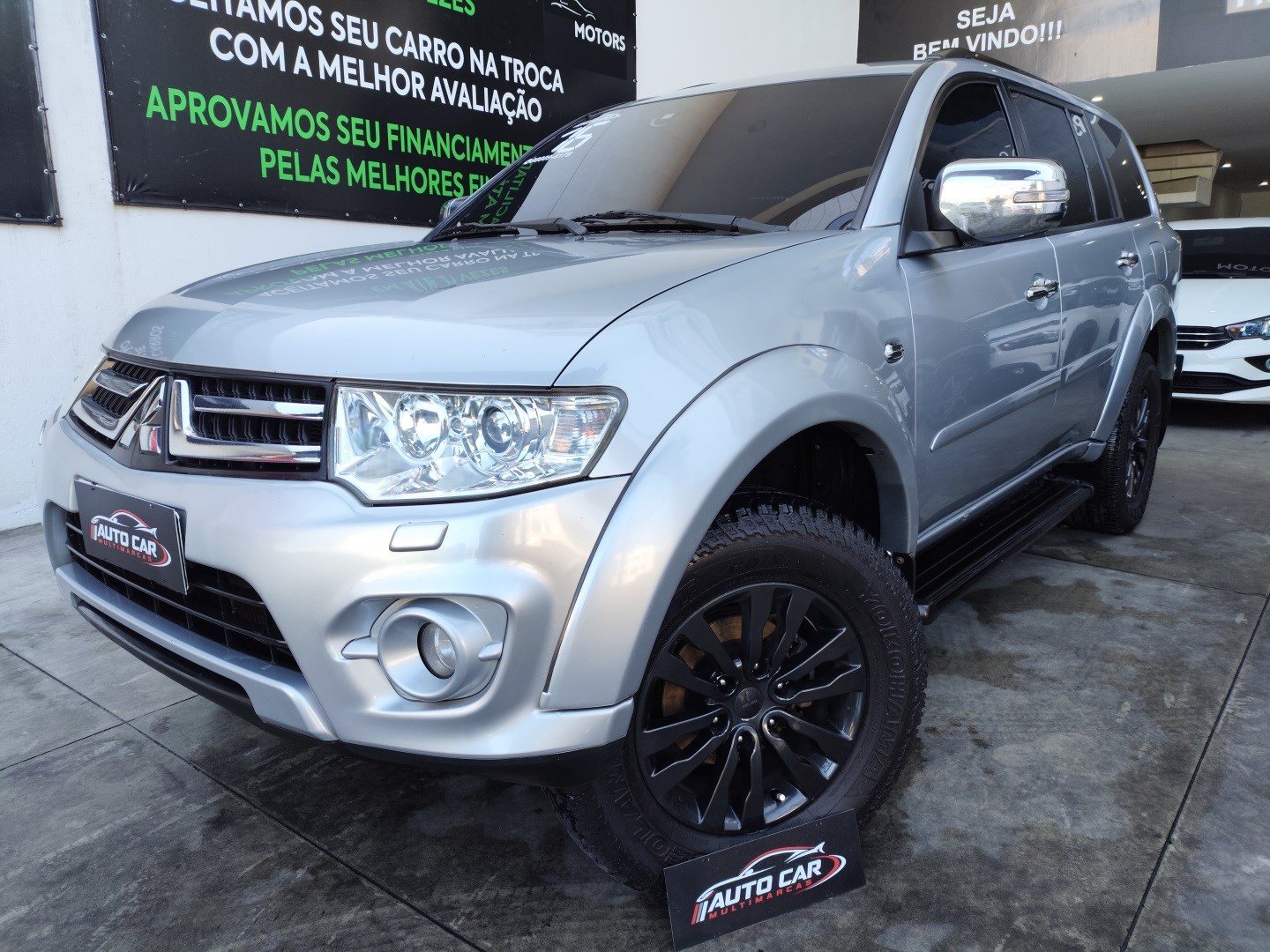 MITSUBISHI PAJERO