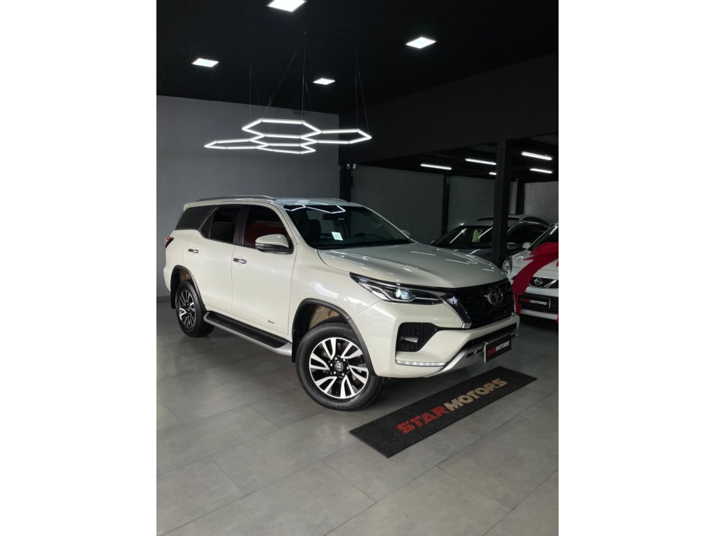 TOYOTA HILUX SW4