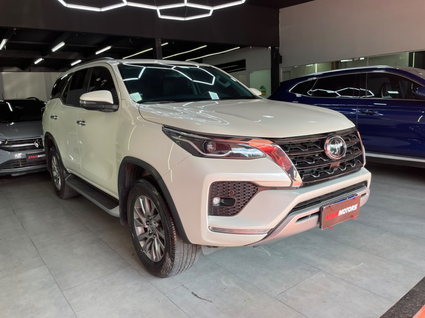 TOYOTA HILUX SW4