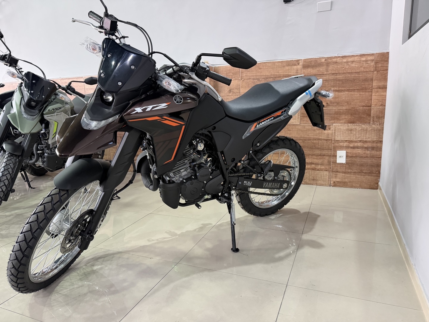 YAMAHA XTZ 250 LANDER CONNECTED