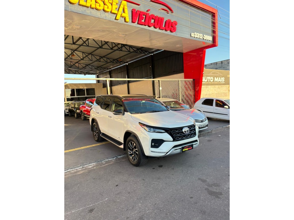 TOYOTA HILUX SW4