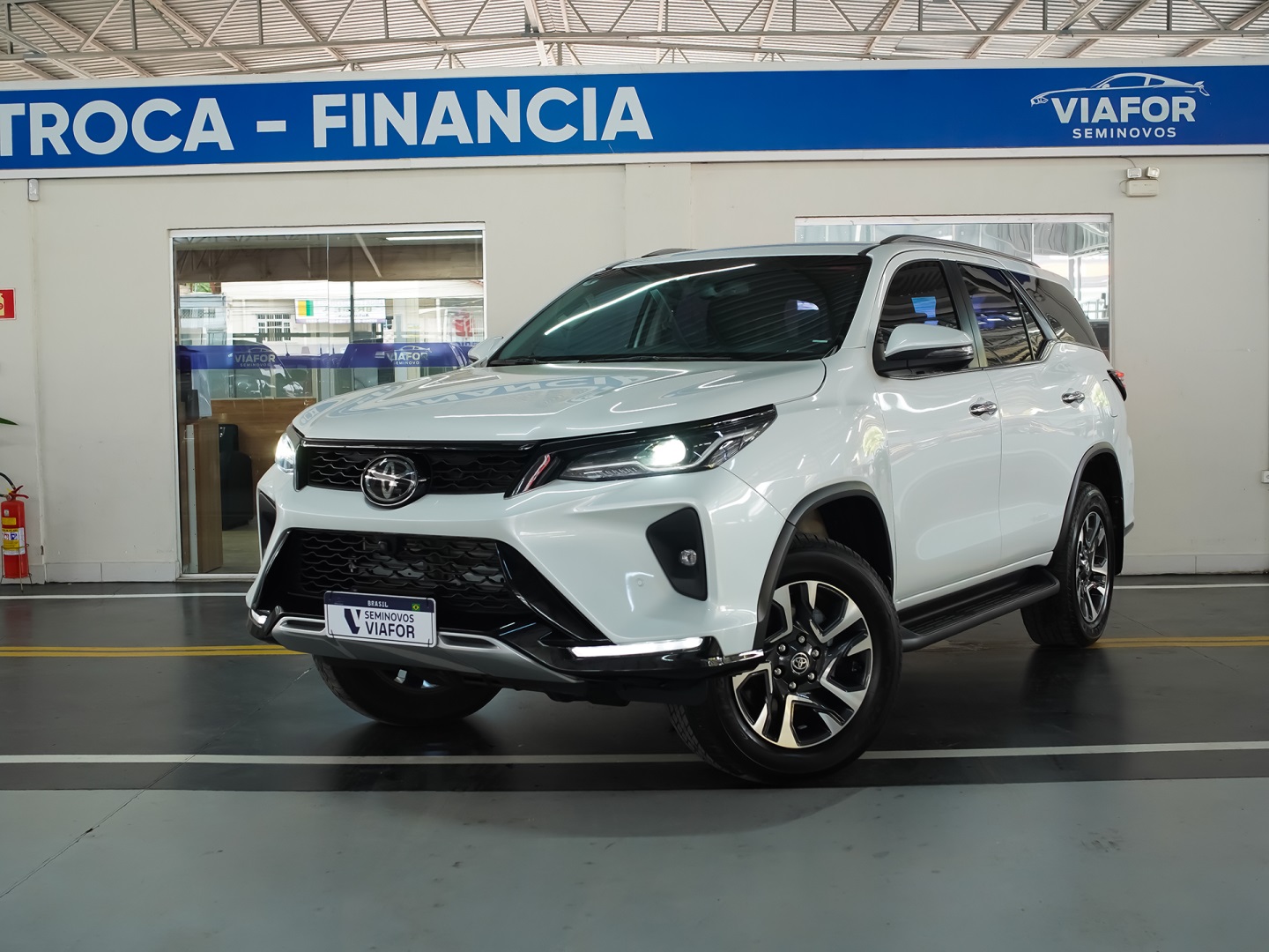 TOYOTA HILUX SW4