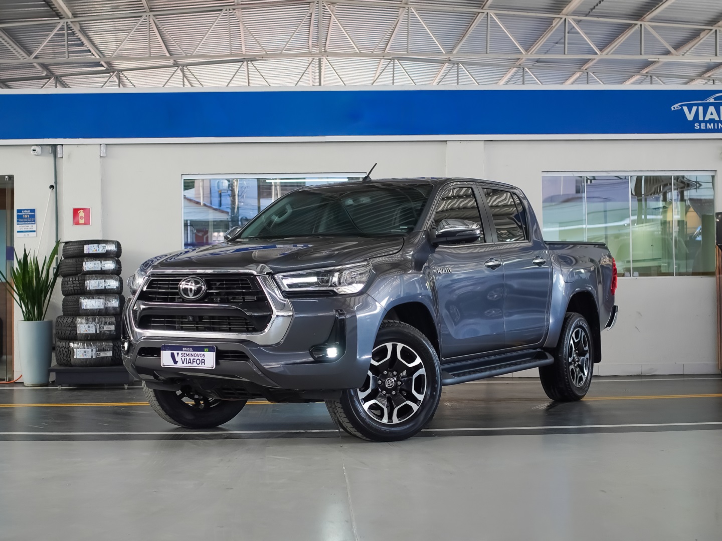 TOYOTA HILUX