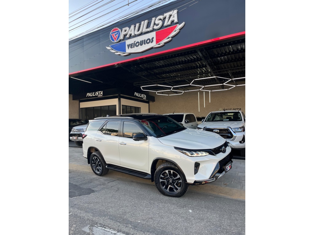 TOYOTA HILUX SW4