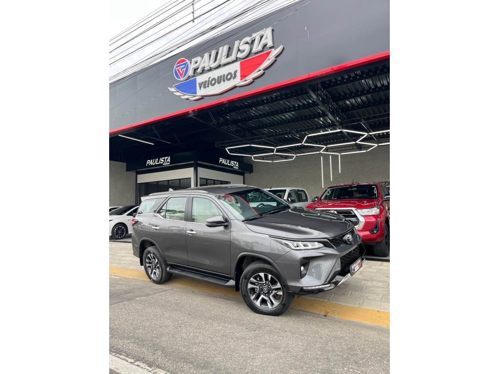 TOYOTA HILUX SW4