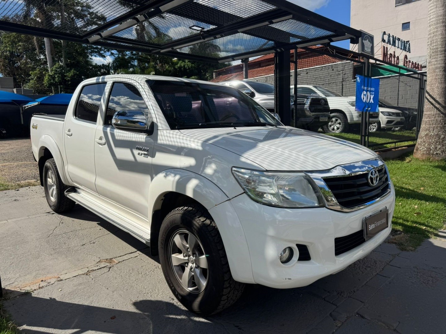 TOYOTA HILUX
