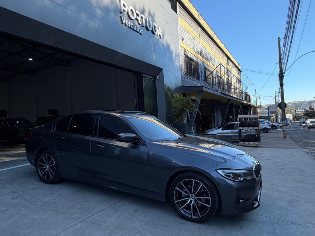 BMW 320i