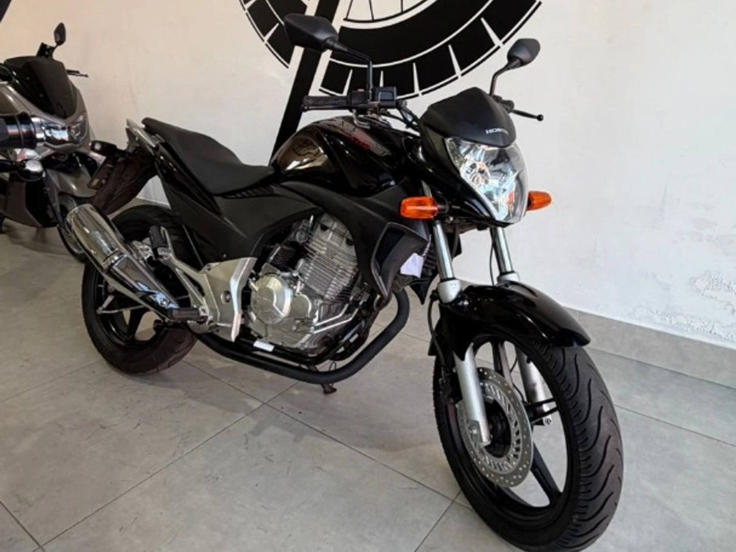 HONDA CB 300R