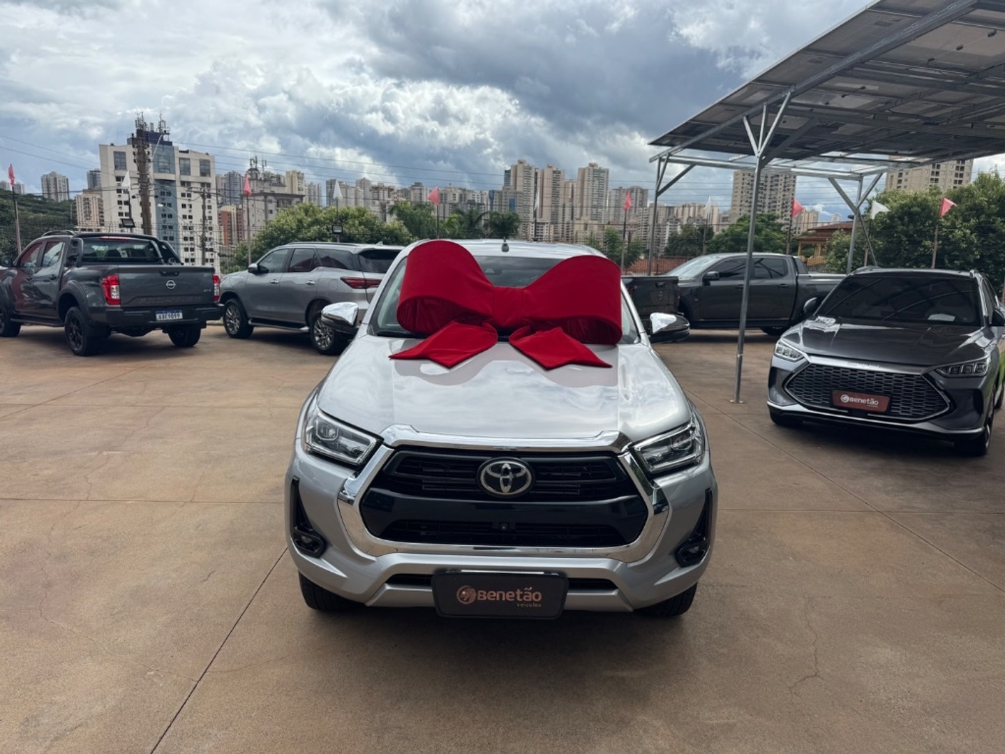 TOYOTA HILUX