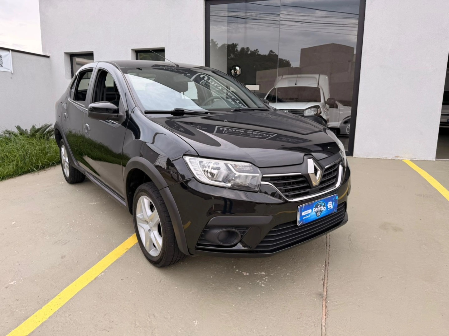 RENAULT LOGAN