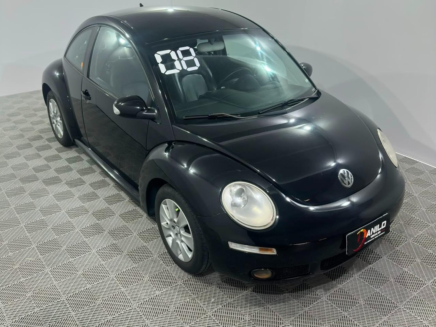 VOLKSWAGEN NEW BEETLE