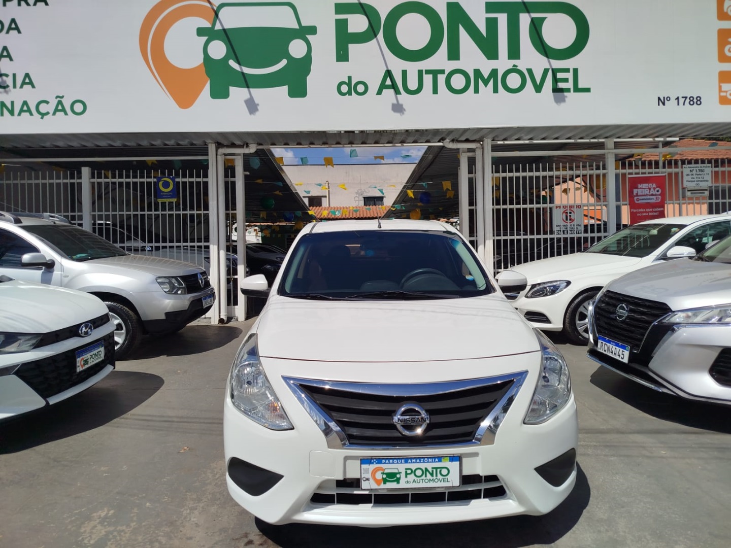 NISSAN VERSA