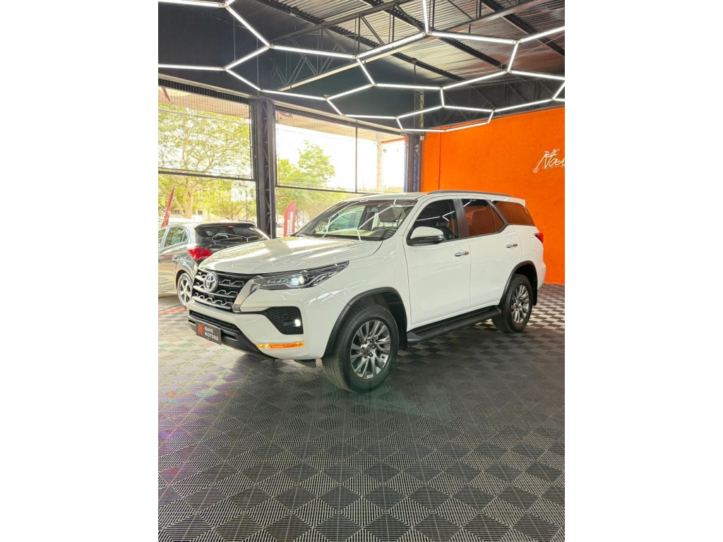 TOYOTA HILUX SW4