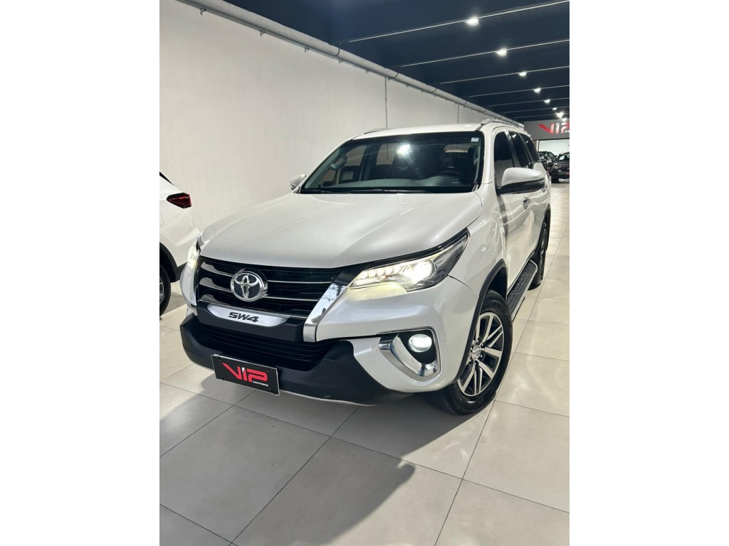 TOYOTA HILUX SW4