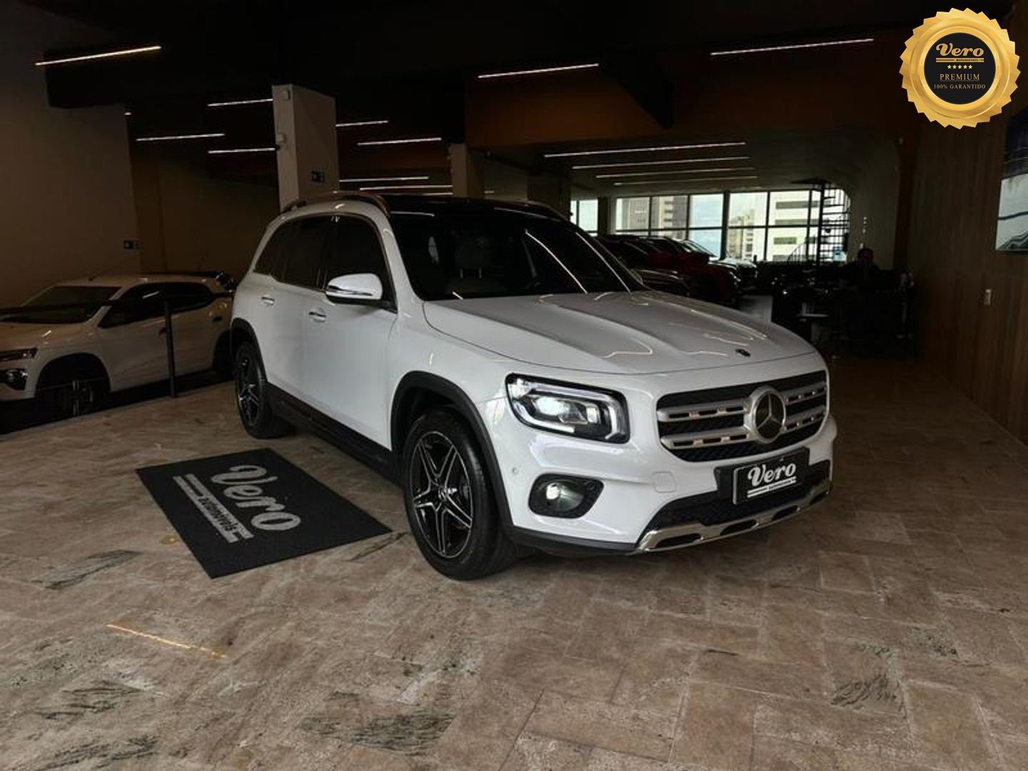 MERCEDES-BENZ GLB 200