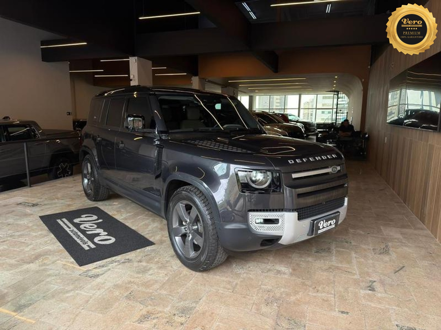LAND ROVER DEFENDER