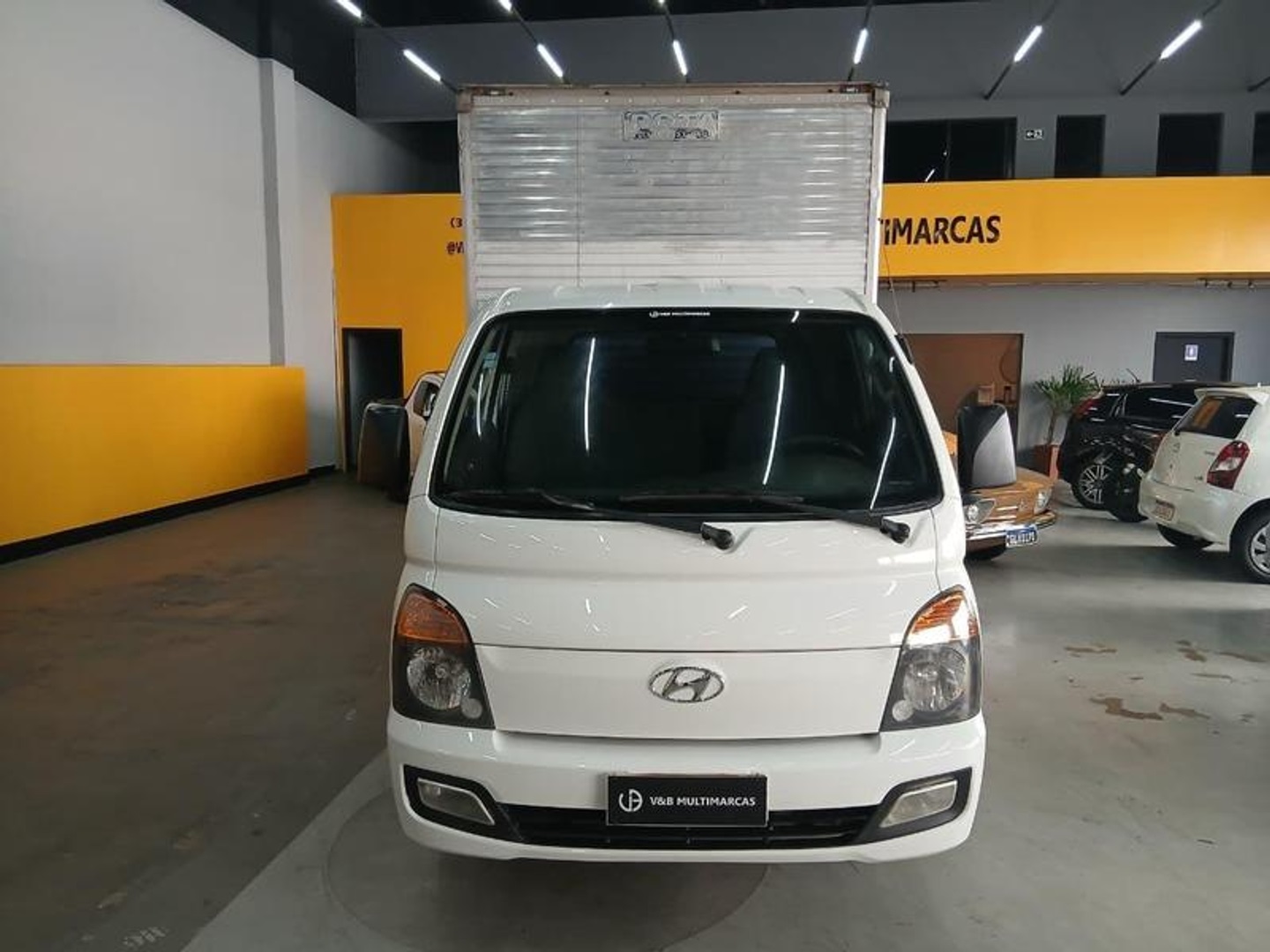 HYUNDAI HR